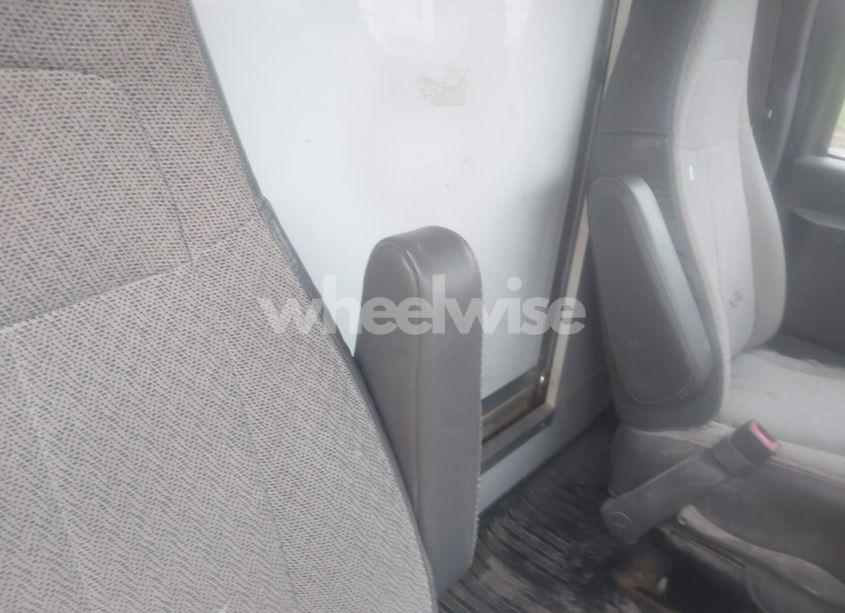 Photo 6 of 2017 Gmc Savana CUTAWAY WORK VAN (VIN 1GD37SCG9H1108017)