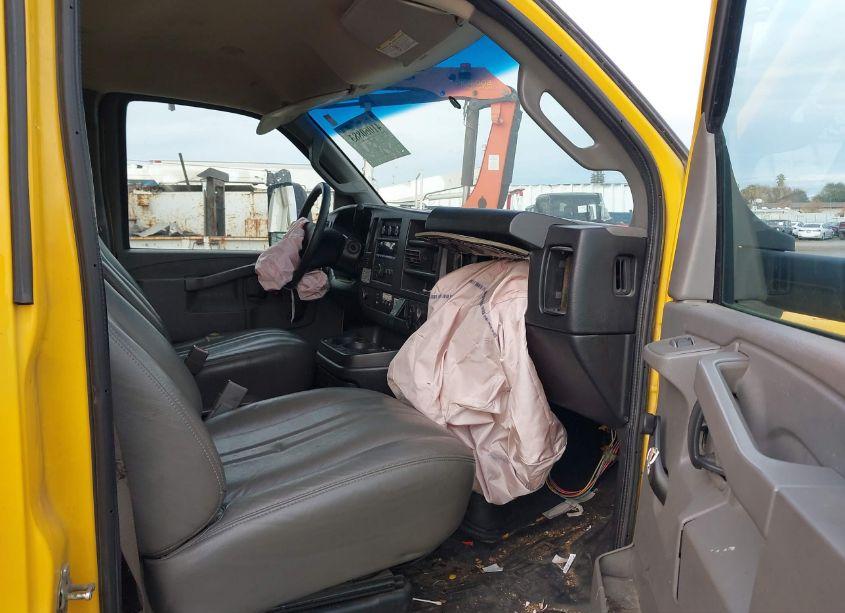 Photo 5 of 2017 Gmc Savana CUTAWAY WORK VAN (VIN 1GD37TCG2H1910320)