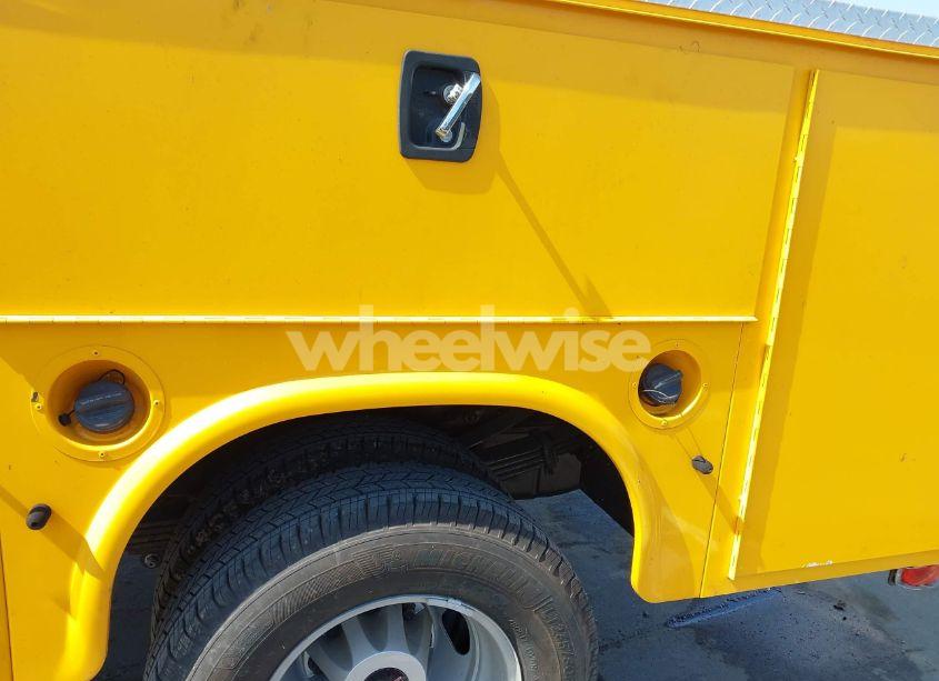 Photo 11 of 2020 Gmc Sierra 3500HD CHASSIS (VIN 1GD38PE76LF236895)