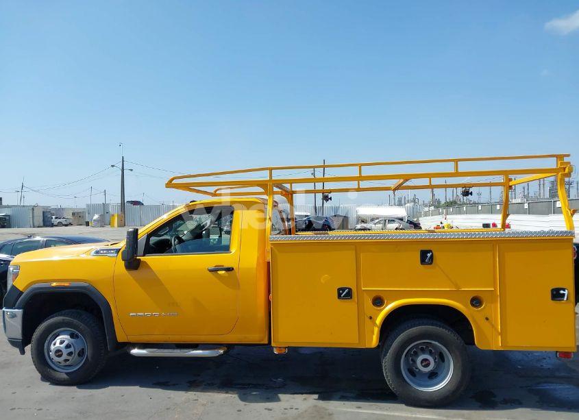 Photo 14 of 2020 Gmc Sierra 3500HD CHASSIS (VIN 1GD38PE76LF236895)