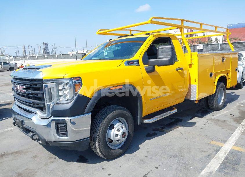 Photo 2 of 2020 Gmc Sierra 3500HD CHASSIS (VIN 1GD38PE76LF236895)