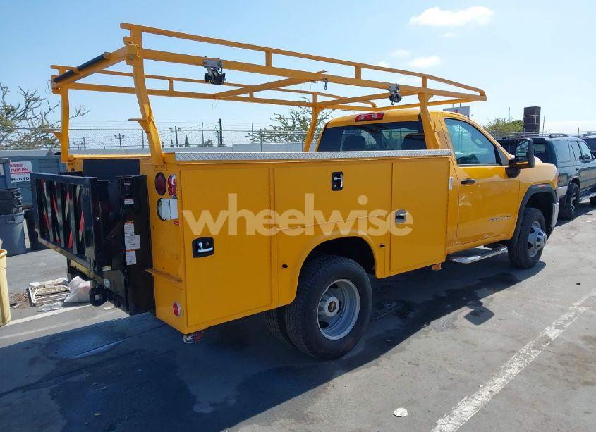 Photo 4 of 2020 Gmc Sierra 3500HD CHASSIS (VIN 1GD38PE76LF236895)