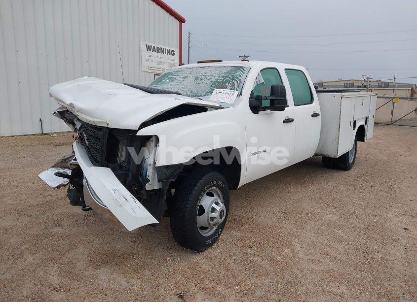 Photo 2 of 2011 Gmc Sierra 3500HD CHASSIS WORK TRUCK (VIN 1GD412CL9BF198430)