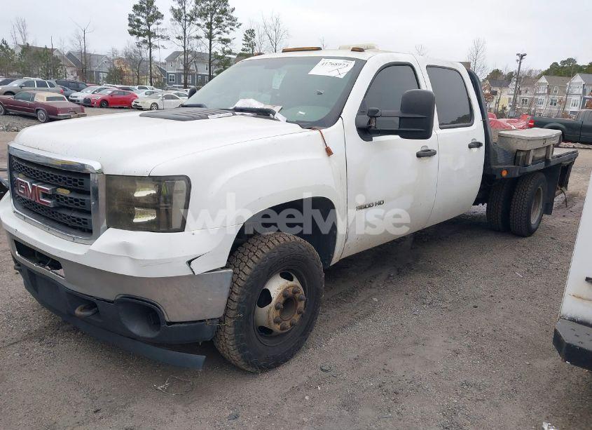 Photo 2 of 2011 Gmc Sierra 3500HD CHASSIS WORK TRUCK (VIN 1GD422CL4BF250639)