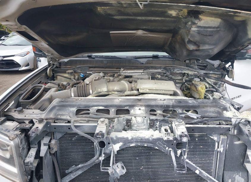 Photo 10 of 2019 Gmc Sierra 3500HD CHASSIS (VIN 1GD42TCY7KF145014)