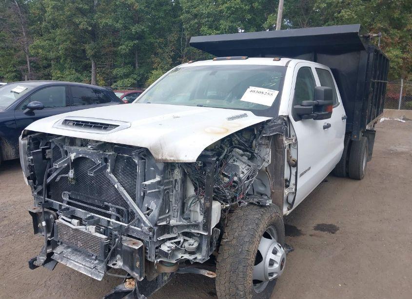 Photo 2 of 2019 Gmc Sierra 3500HD CHASSIS (VIN 1GD42TCY7KF145014)