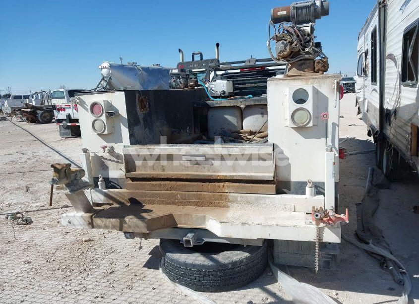 Photo 15 of 2018 Gmc Sierra 3500HD CHASSIS (VIN 1GD42VCY3JF235982)