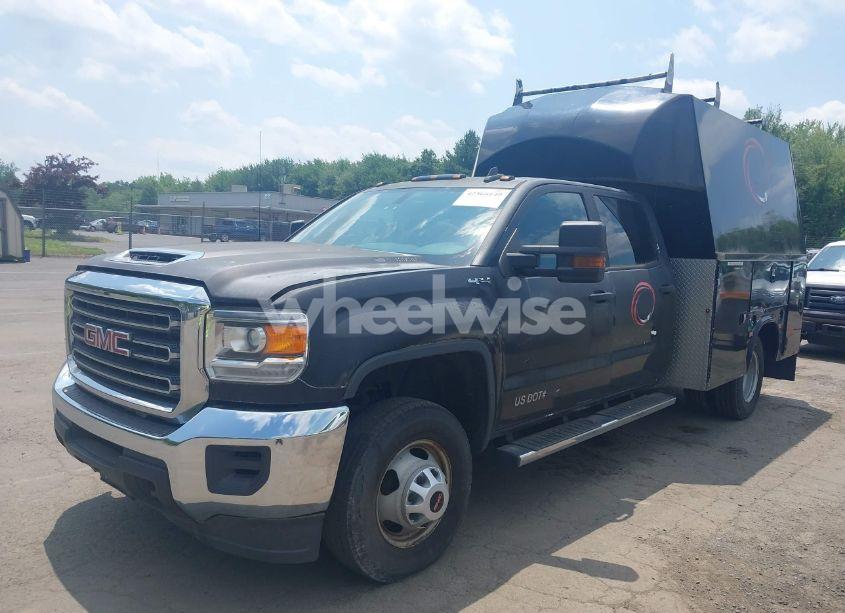 Photo 2 of 2017 Gmc Sierra 3500HD CHASSIS (VIN 1GD42VCY7HF180348)