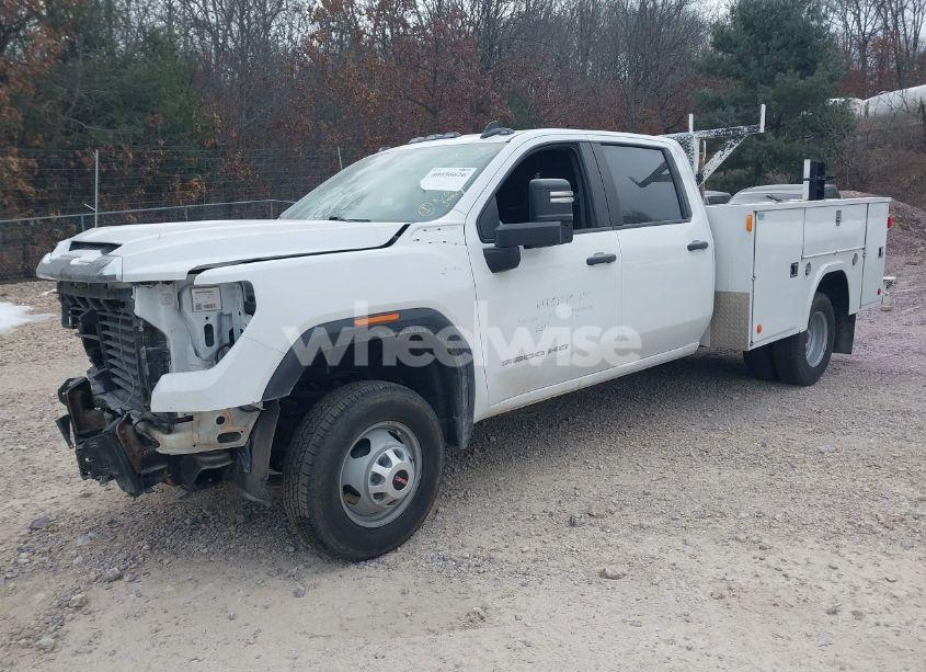 Photo 2 of 2023 Gmc Sierra 3500HD CHASSIS PRO (VIN 1GD49SE73PF109404)