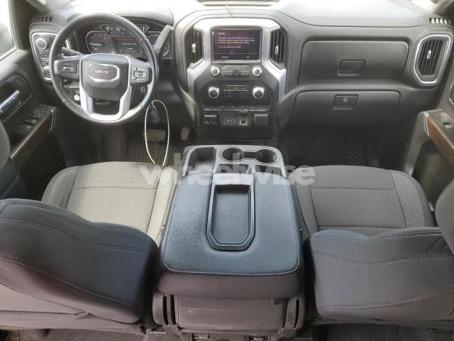 Photo 3 of 2020 GMC SIERRA K3500 SLE (VIN 1GD49TE75LF301777)