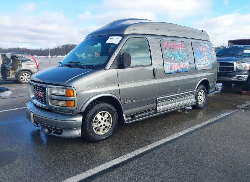 Photo 2 of 1998 Gmc Savana RV (VIN 1GDFG15R4W1056685)