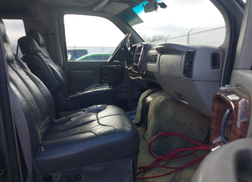 Photo 5 of 1998 Gmc Savana RV (VIN 1GDFG15R4W1056685)