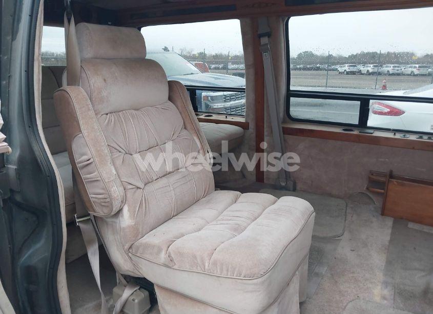 Photo 8 of 1997 Gmc Savana RV (VIN 1GDFG15R6V1004277)