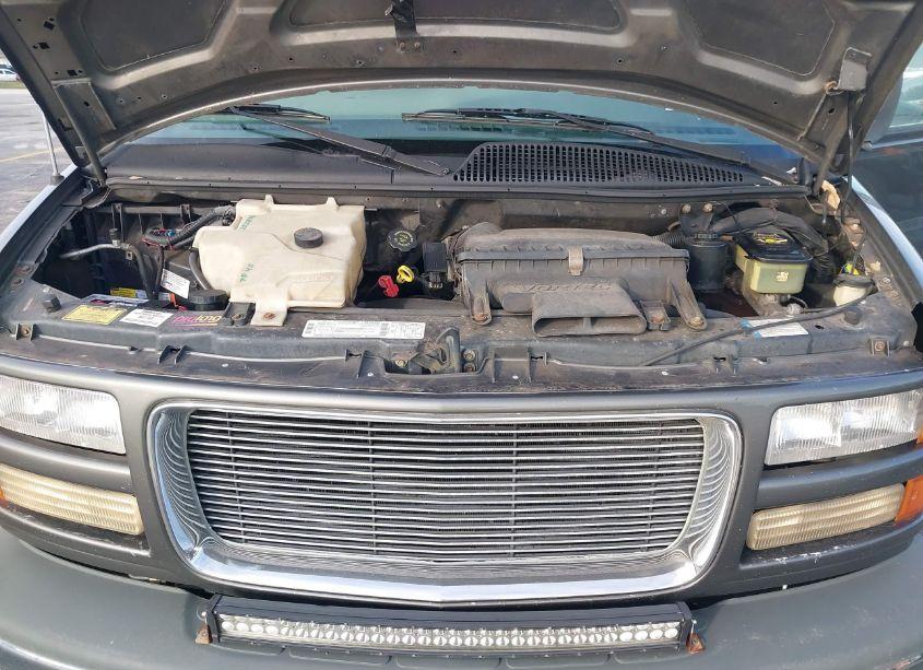 Photo 10 of 1998 Gmc Savana RV (VIN 1GDFG15RXW1057825)