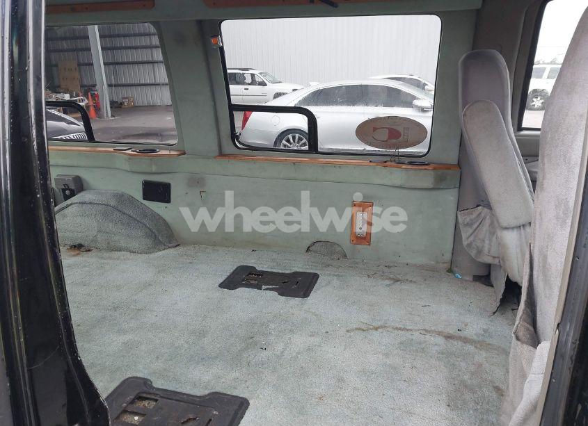 Photo 8 of 2000 Gmc Savana RV (VIN 1GDFG15W7Y1217426)