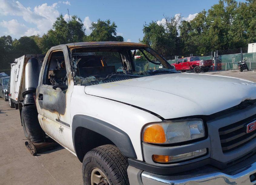 Photo 11 of 2006 Gmc Sierra 2500HD WORK TRUCK (VIN 1GDHC24U86E263654)