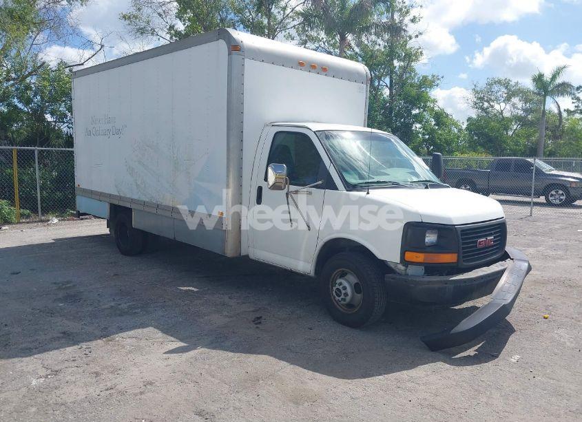 2003 Gmc Savana CUTAWAY STANDARD W/C7L/C7N (VIN 1GDJG31U531103413) main photo