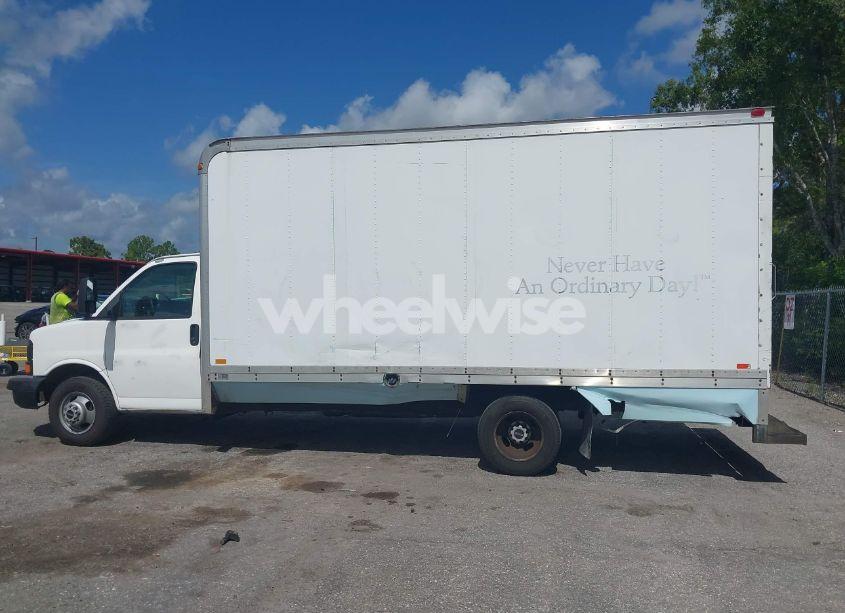 Photo 15 of 2003 Gmc Savana CUTAWAY STANDARD W/C7L/C7N (VIN 1GDJG31U531103413)