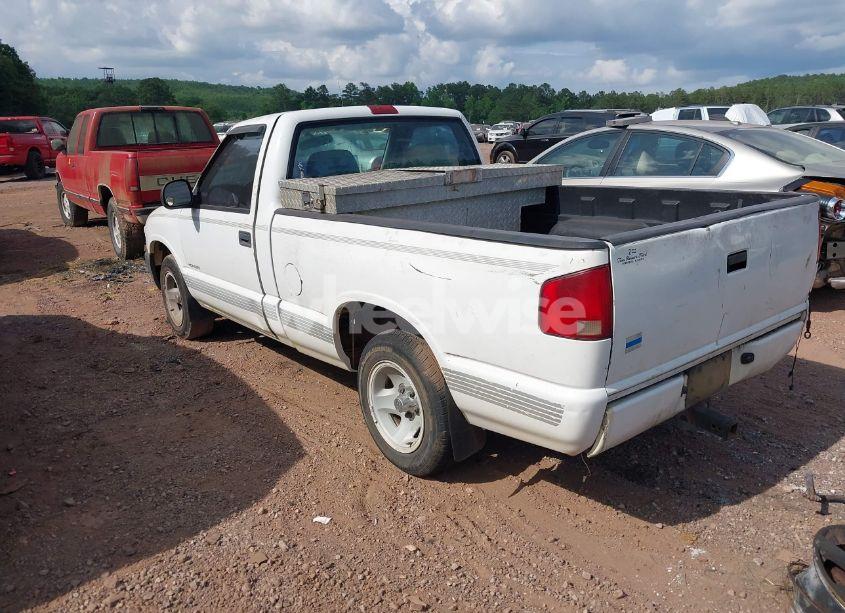 Photo 3 of 1998 Isuzu Hombre S (VIN 1GGCS1445W8651918)