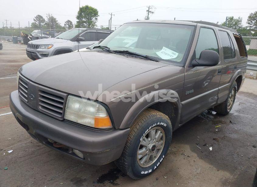Photo 2 of 1998 Oldsmobile Bravada N/A (VIN 1GHDT13W6W2727777)