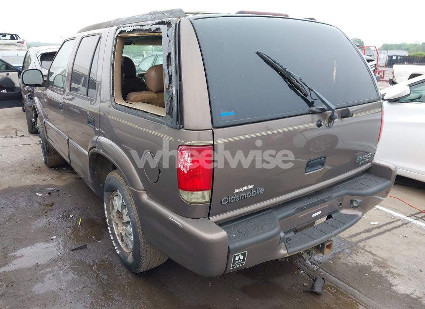 Photo 3 of 1998 Oldsmobile Bravada N/A (VIN 1GHDT13W6W2727777)