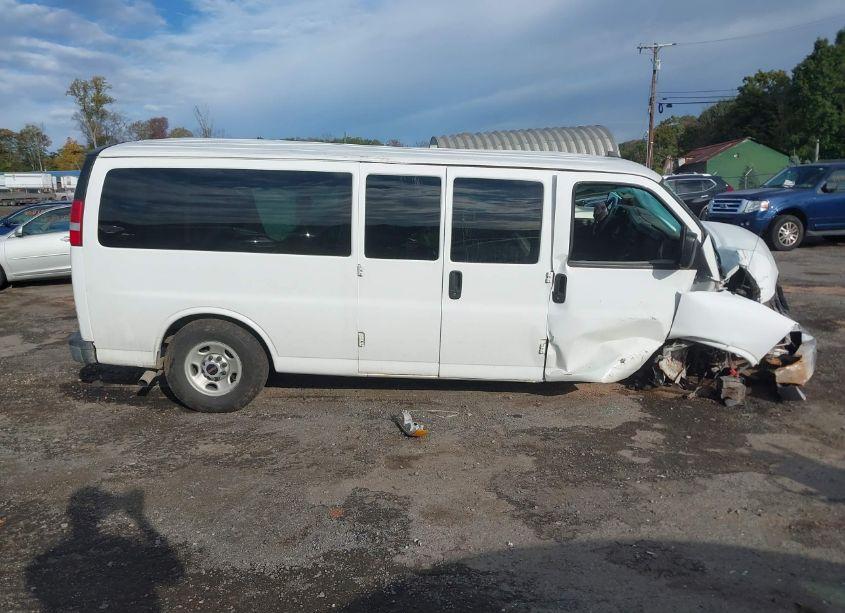 Photo 13 of 2017 Gmc Savana 3500 LS (VIN 1GJZ7NFF0H1190487)