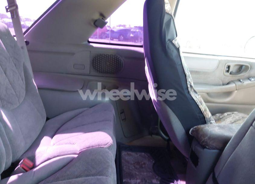 Photo 8 of 2000 Gmc Jimmy SLS CONVENIENCE (VIN 1GKCS18W7YK203011)