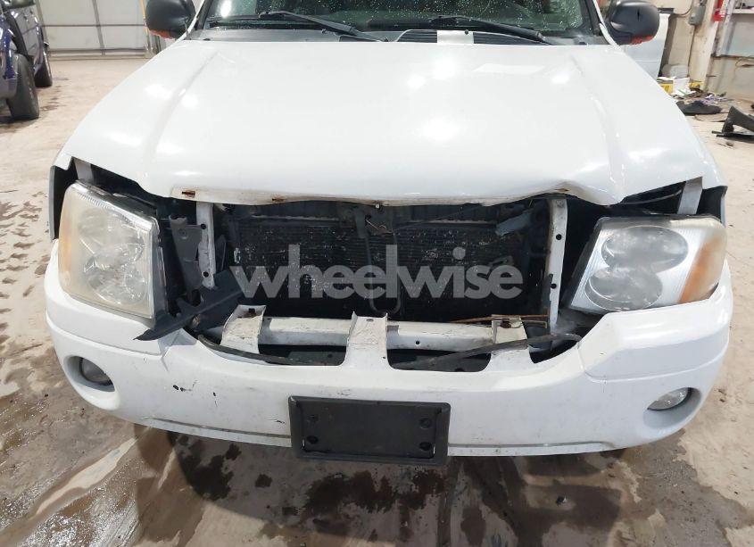 Photo 6 of 2005 Gmc Envoy (VIN 1GKDT13S952167565)