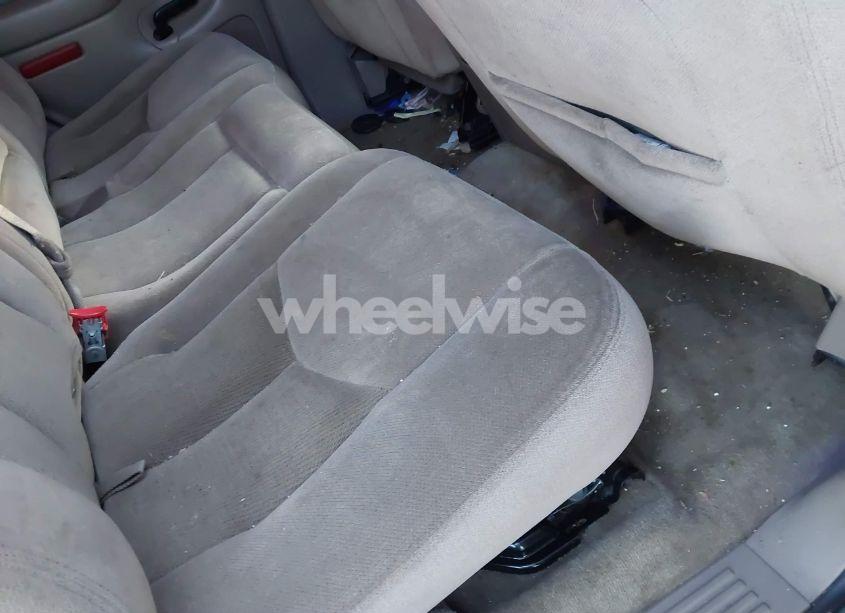 Photo 8 of 2005 Gmc Yukon SLE (VIN 1GKEC13T55R141498)