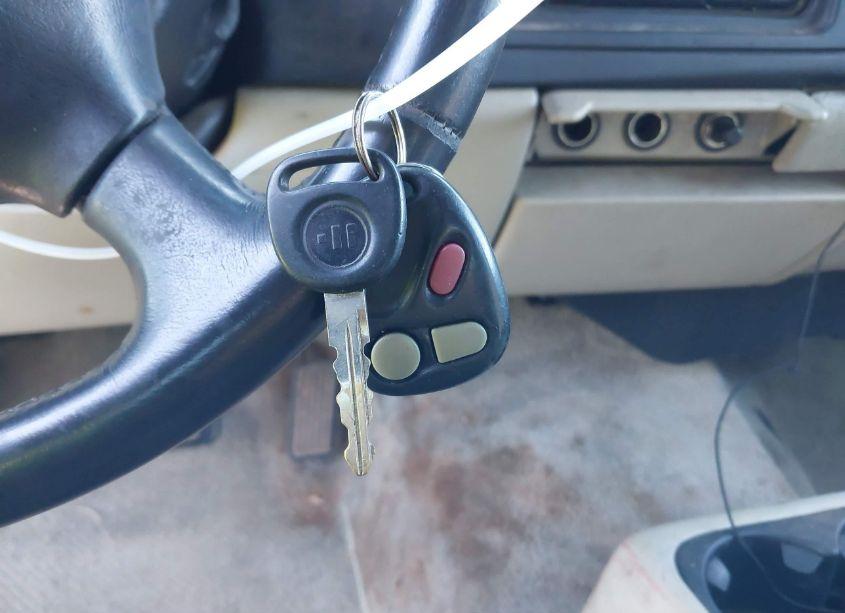 Photo 11 of 2000 Gmc Yukon SLE (VIN 1GKEC13V1YJ115520)