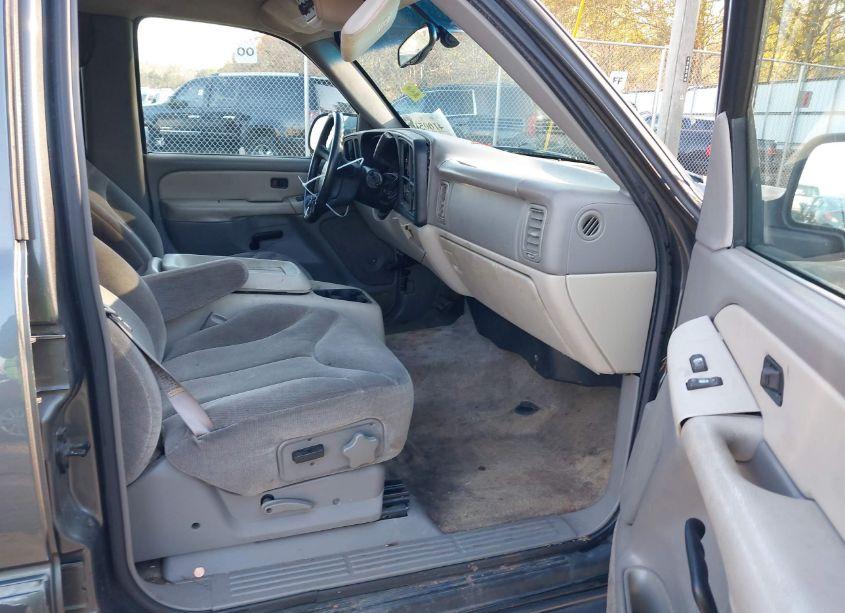 Photo 5 of 2000 Gmc Yukon SLE (VIN 1GKEC13V1YJ115520)
