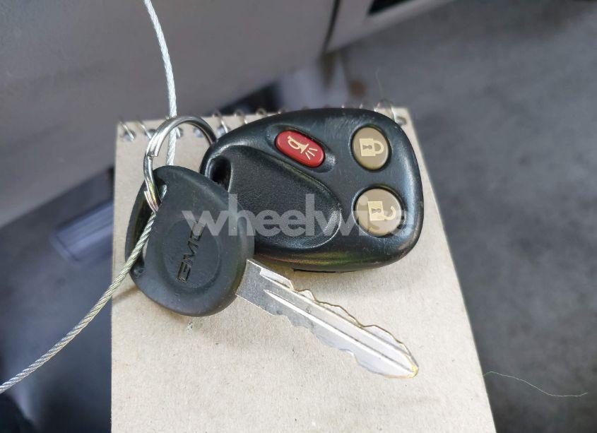 Photo 11 of 2004 Gmc Yukon SLE (VIN 1GKEC13VX4J118121)