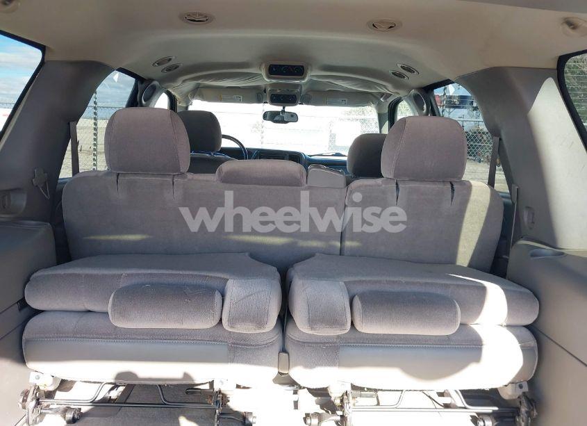 Photo 8 of 2005 Gmc Yukon SLE (VIN 1GKEC13VX5J133090)