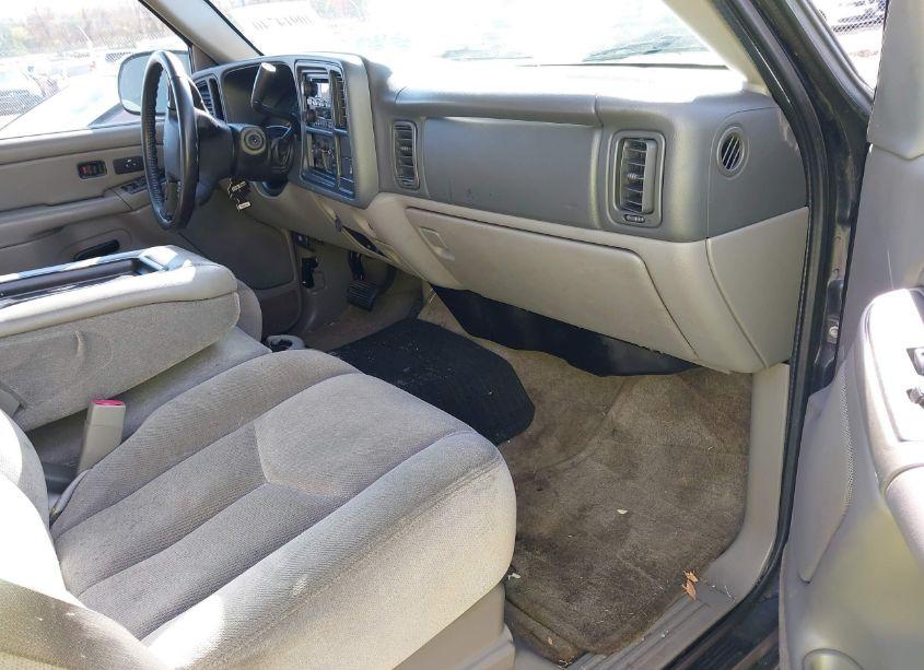 Photo 5 of 2005 Gmc Yukon SLE (VIN 1GKEC13VX5R246815)