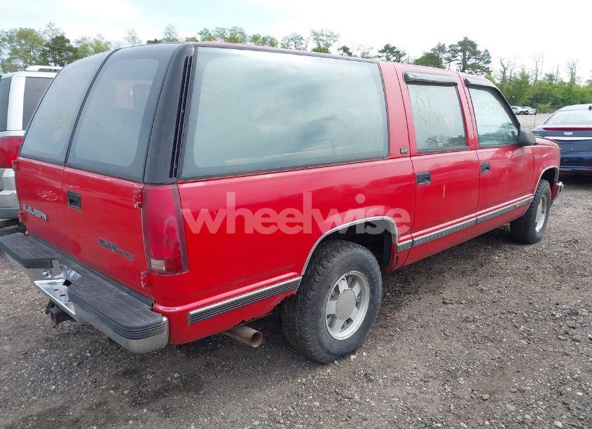 Photo 4 of 1992 Gmc Suburban C1500 (VIN 1GKEC16K9NJ722021)