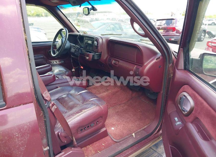 Photo 5 of 1999 Gmc Yukon SLT CMI (VIN 1GKEK13R4XJ784790)