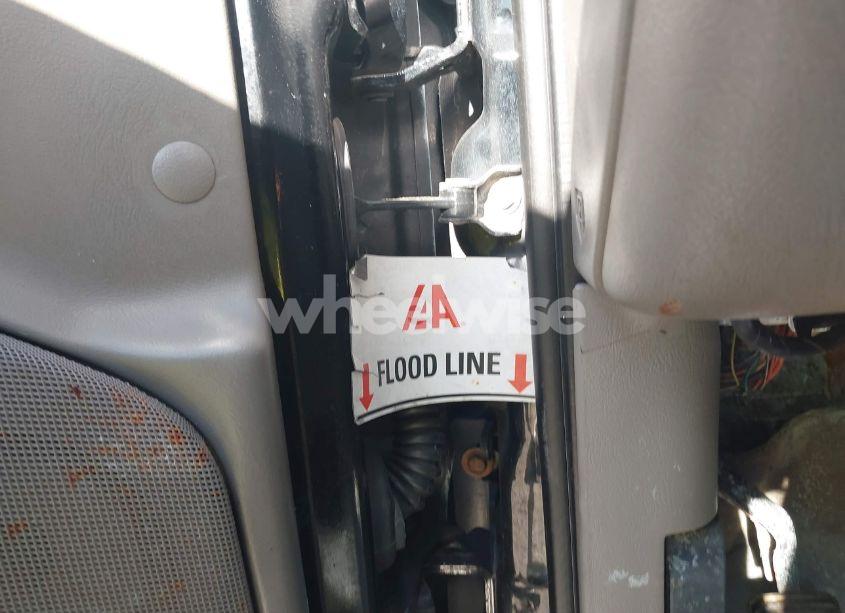 Photo 12 of 2004 Gmc Yukon DENALI (VIN 1GKEK63U44J286943)