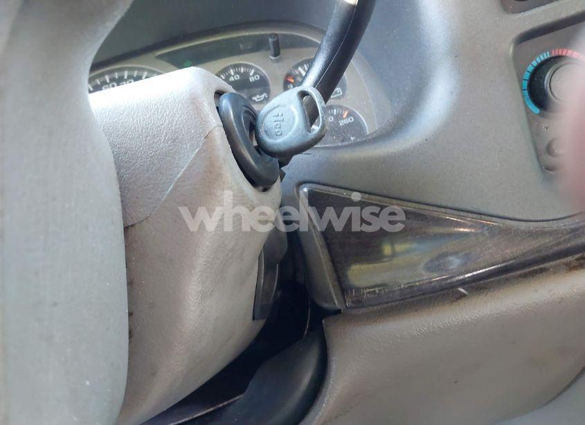 Photo 11 of 2005 Gmc Yukon DENALI (VIN 1GKEK63U45J192983)