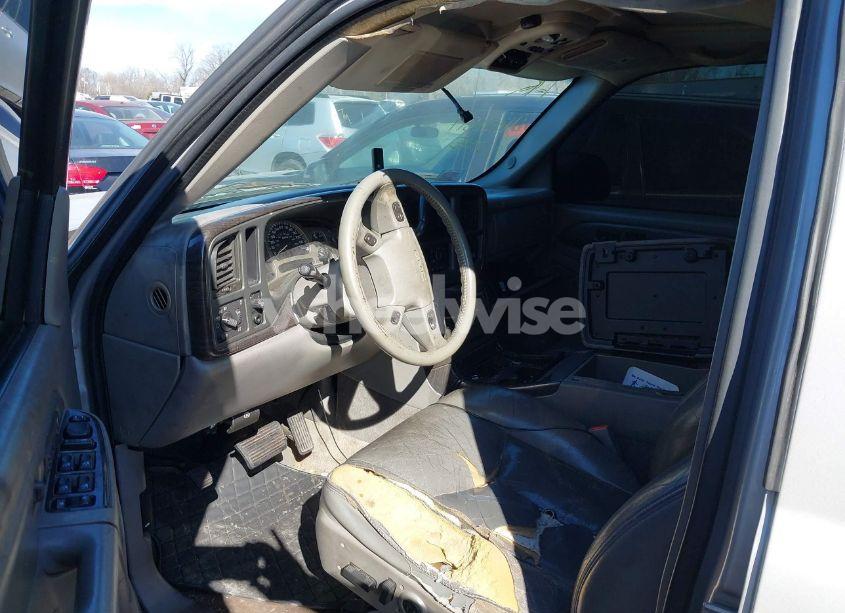 Photo 5 of 2005 Gmc Yukon DENALI (VIN 1GKEK63U45J192983)