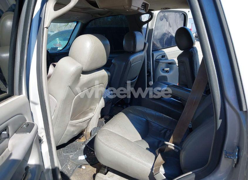 Photo 8 of 2005 Gmc Yukon DENALI (VIN 1GKEK63U45J192983)