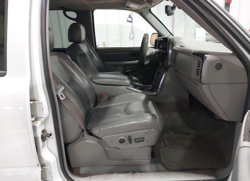 Photo 5 of 2004 Gmc Yukon DENALI (VIN 1GKEK63U54J115344)