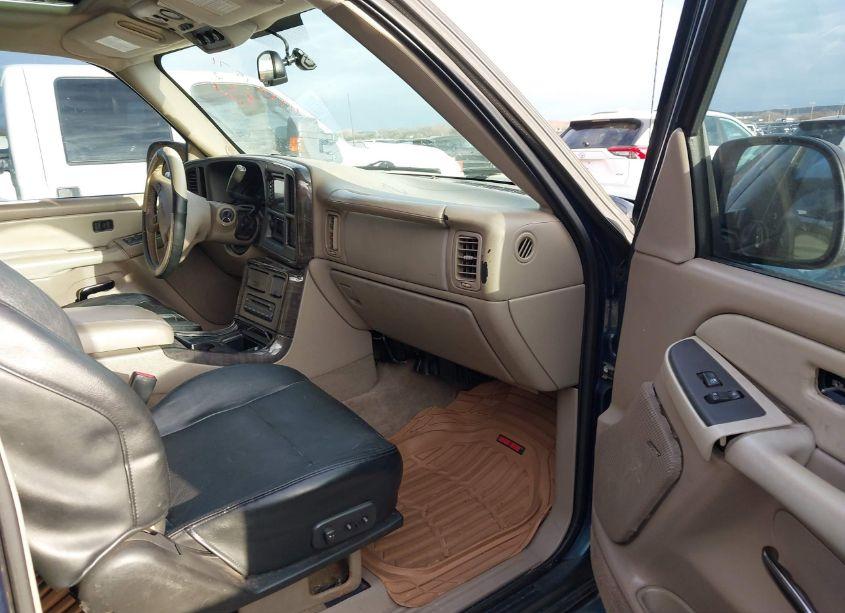 Photo 5 of 2005 Gmc Yukon DENALI (VIN 1GKEK63U75J188474)