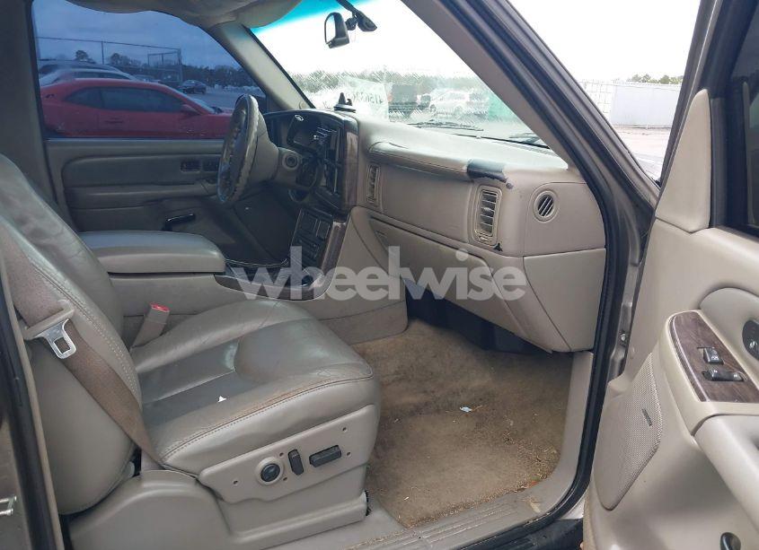 Photo 5 of 2005 Gmc Yukon DENALI (VIN 1GKEK63U85J129840)