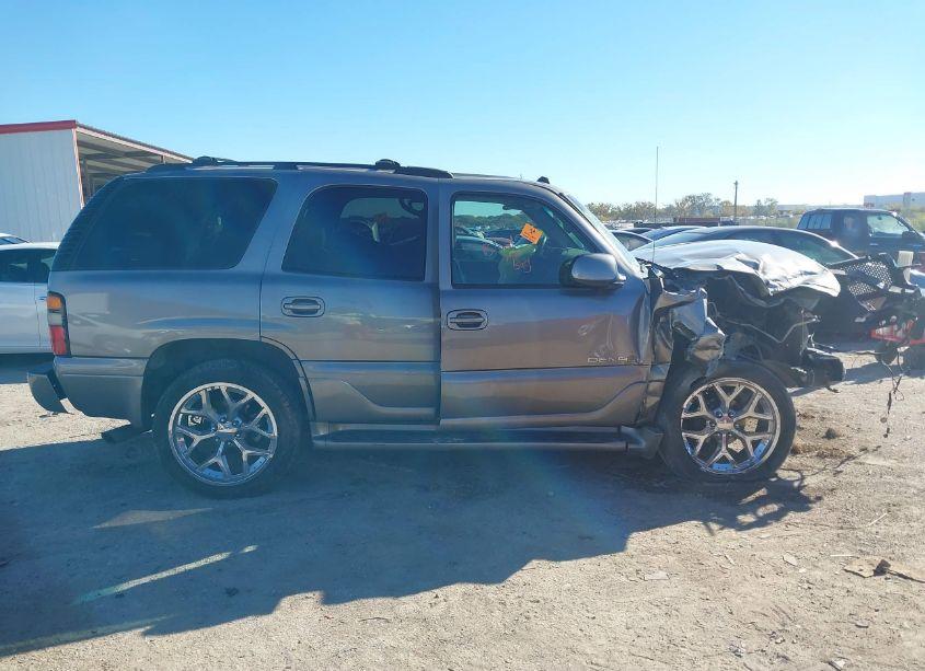 Photo 13 of 2005 Gmc Yukon DENALI (VIN 1GKEK63U85J164474)