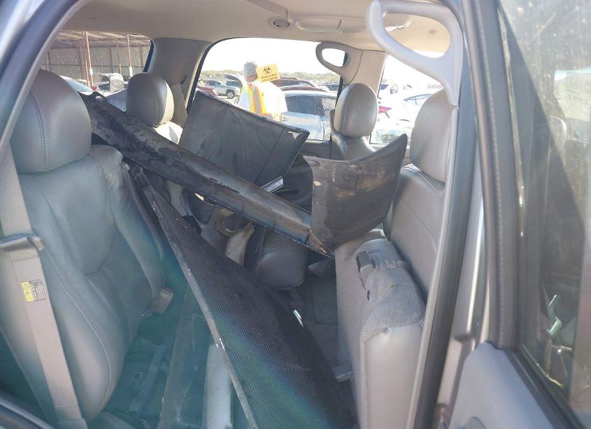 Photo 8 of 2005 Gmc Yukon DENALI (VIN 1GKEK63U85J164474)