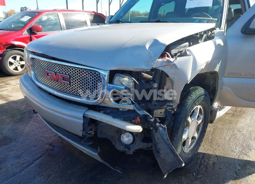 Photo 6 of 2005 Gmc Yukon DENALI (VIN 1GKEK63UX5J132819)