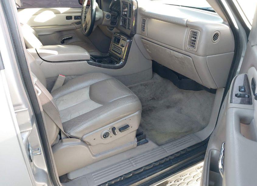 Photo 5 of 2005 Gmc Yukon DENALI (VIN 1GKEK63UX5J257559)