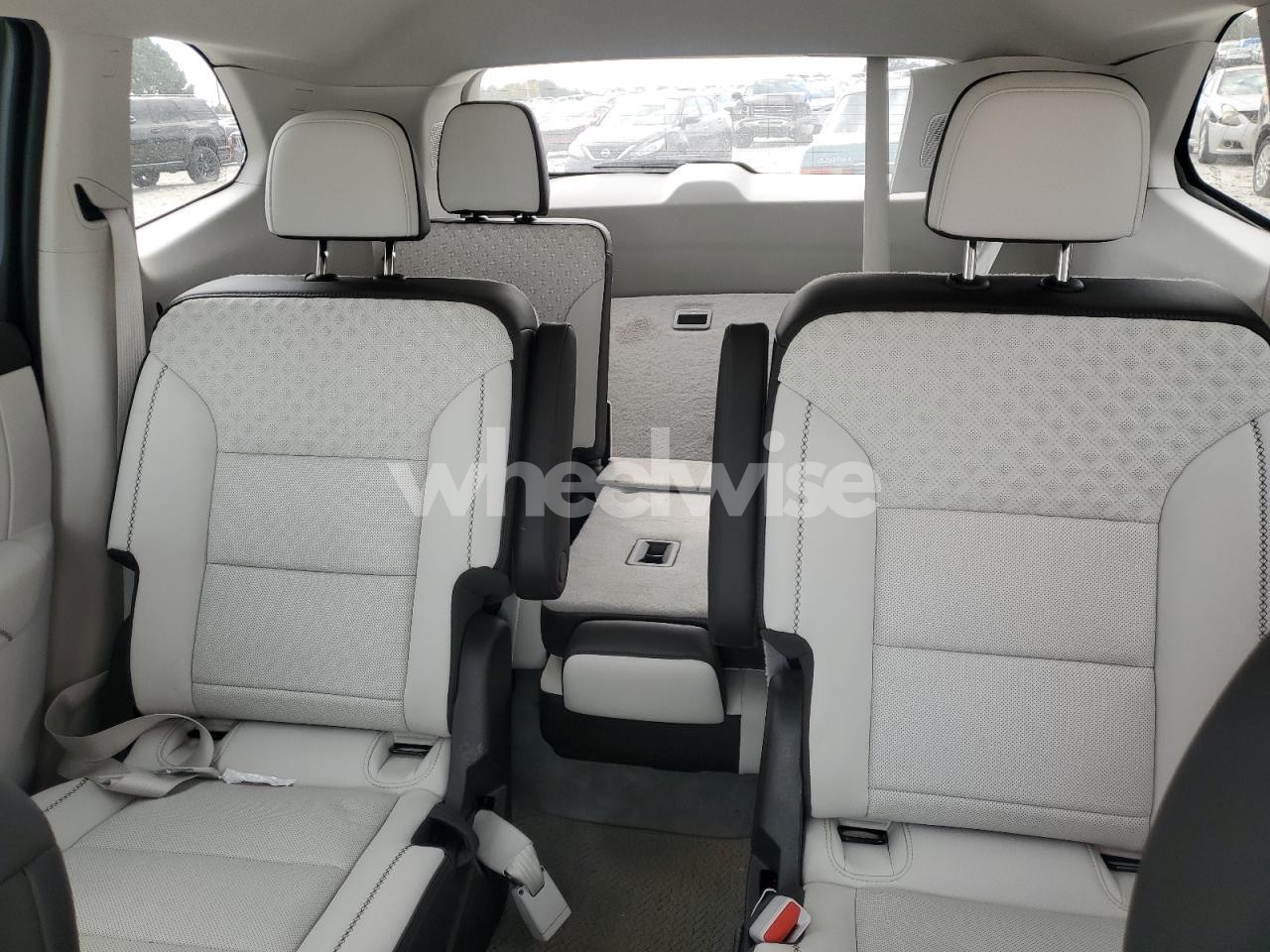 Photo 10 of 2024 GMC ACADIA DENALI (VIN 1GKENLKSXRJ182986)