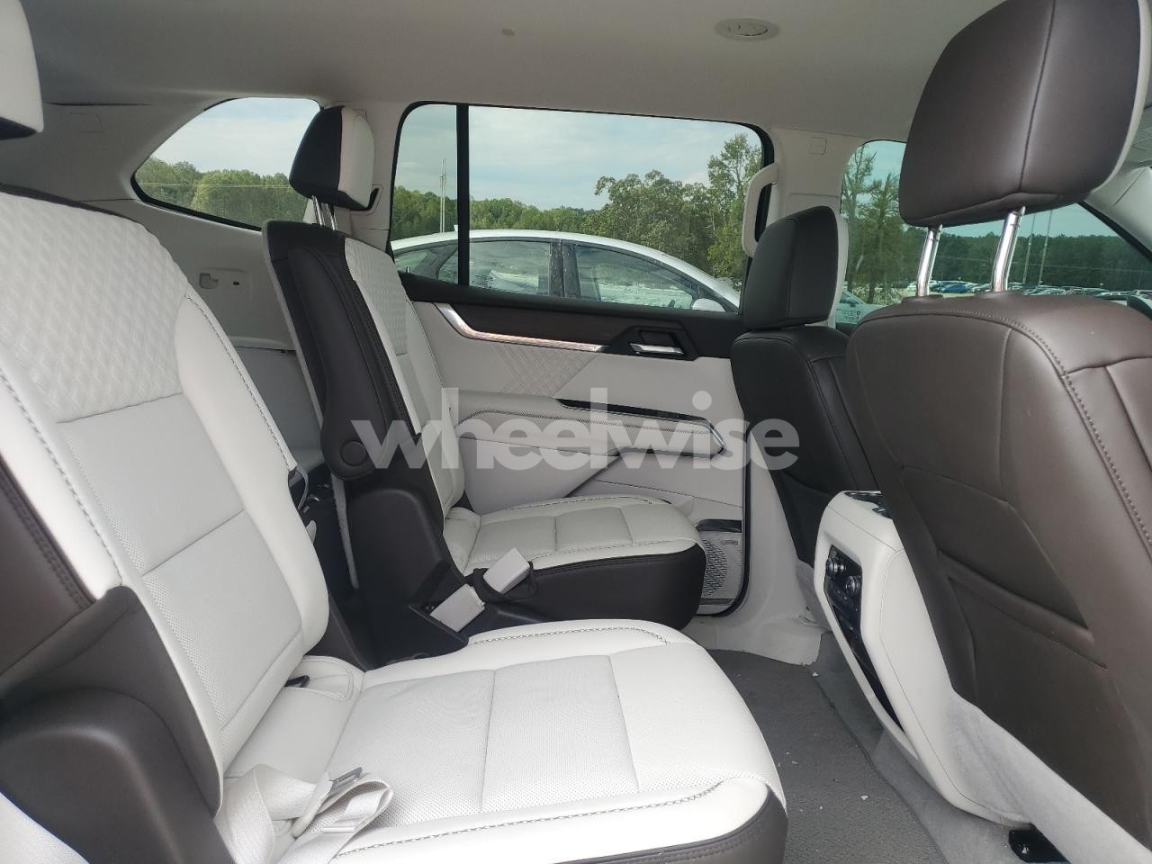 Photo 11 of 2024 GMC ACADIA DENALI (VIN 1GKENLKSXRJ182986)