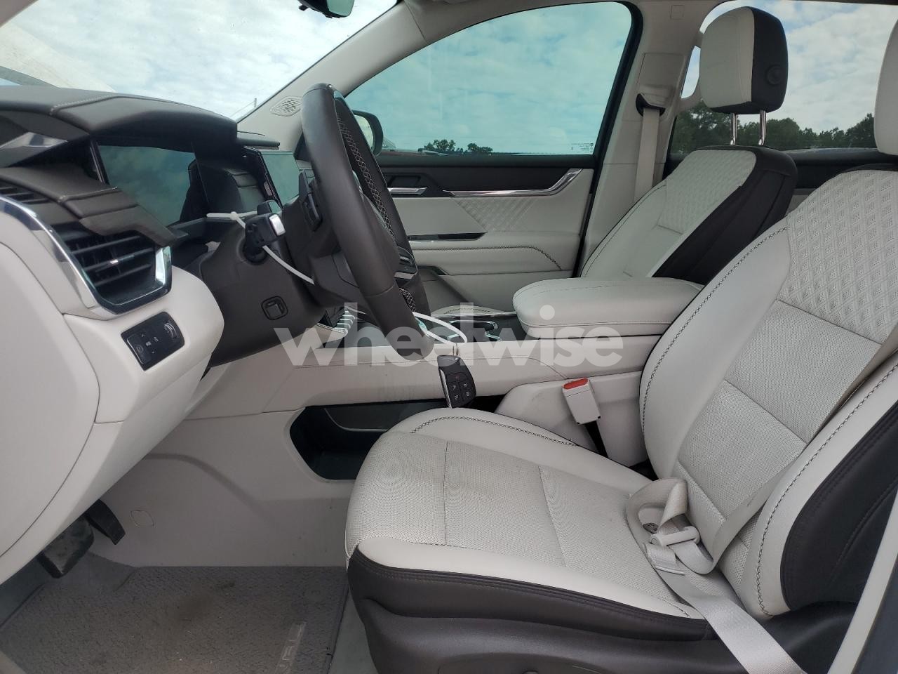 Photo 7 of 2024 GMC ACADIA DENALI (VIN 1GKENLKSXRJ182986)